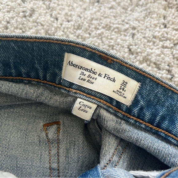NWT Abercrombie Curve Love The Boot Low Rise - Picture 2 of 4
